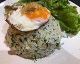 Foto langkah ke 5 dari resep Nasi Goreng Daun Jeruk.