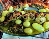 Foto del paso 7 de la receta: Pollo en salsa verde al horno con patatas y especias