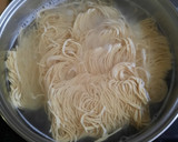 Foto del paso 2 de la receta: Fideos chinos con pollo