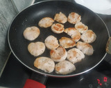 Foto del paso 1 de la receta: Medallones de pavo en salsa cremosa de champiñones