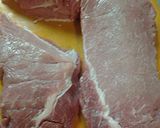 A picture of step 1 of Spiced fried pork.