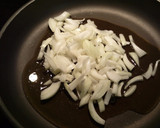 Foto del paso 8 de la receta: Espaguetis con crema de curry y tacos de atún encebollado
