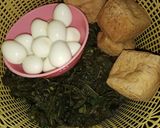 Foto langkah ke 1 dari resep Sayur Daun Singkong teri tahu telur puyuh Masak Santan.