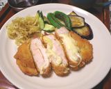 A picture of step 5 of Cheese chicken katsu.