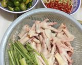 Hình bước làm 3 của món Chân gà ngâm xả ớt