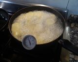 Foto del paso 3 de la receta: Rabas con papas españolas