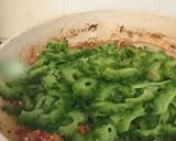 Foto langkah ke 7 dari resep Oseng Pare Pedas.