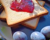 A picture of step 5 of Aromatic homemade plum jam.