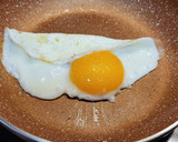 Foto del paso 1 de la receta: Bocadillo de huevo a la plancha
