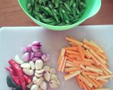 Foto langkah ke 1 dari resep Tumis buncis wortel telur.