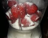 Foto del paso 1 de la receta: Licuado de frutilla más fácil.. imposible!