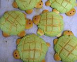 A picture of step 8 of Turtle-Shaped Melon Bread in the Microwave.