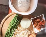 Hình bước làm 1 của món Bánh xèo kim chi kiểu Hàn