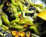 A picture of step 4 of Anchovy and Celery Pasta.