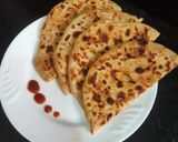 A picture of step 8 of Pizza parantha.