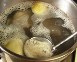 A picture of step 4 of Pork Backbone Soup Stock.