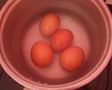 Foto langkah ke 1 dari resep Telur masak kecap so simple （semur telur）.