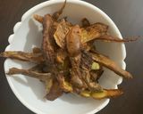 A picture of step 4 of Potato Peel Crispy Crunchy Chips for munching😄😋.