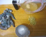 A picture of step 2 of Chop Suey with Shrimp and Chinese Cabbage.