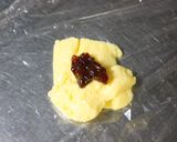 A picture of step 6 of Custard Cream Daifuku.