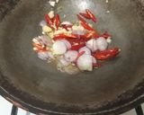 Foto langkah ke 3 dari resep Tumis jagung pare pedas.