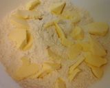 A picture of step 5 of Irmgards Raisin Vanilla Scones ☺.