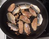 A picture of step 3 of Horse Mackerel Tatsuta-age (Deep Fried).