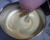 A picture of step 4 of Moist Fluffy Roll Cake.