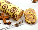 Nutellás-mézeskalácsfűszeres piskótatekercs recept fázis 9 fotója