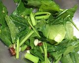 รูปขั้นตอนการทำที่ 3 ของ ผัดคะน้าไข่เค็ม🥬🥚