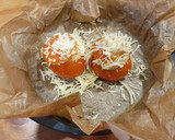 Foto del paso 8 de la receta: *Tomates gratinados rellenos de hummus y huevo*