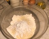 Foto del passaggio 1 della ricetta Crostata morbida Caprese (salata) 🍅