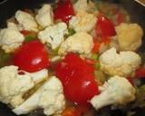 Foto del paso 5 de la receta Arroz de coliflor con tomate enriquecido con Agua de Mar