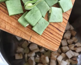Foto del paso 4 de la receta: Arroz seco de verduras (calabacín, berenjena 🍆 pimientos 🫑...y pollo al ajillo