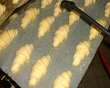 صورة لخطوة 11 من وصفة 🍞🥐عجائب تشكيل العجينة المورقه 🥐🍞