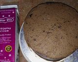 A picture of step 1 of Bird theme cake.