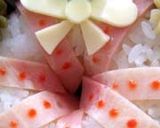A picture of step 6 of White Christmas Wreath Bento Lunchbox.