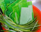 Hình bước làm 5 của món Bánh ít gói lá chuối nhân đậu xanh,thịt heo,nấm mèo