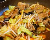 A picture of step 5 of Sweet and Salty Miso Flavored Stir-Fried Meat and Vegetables.
