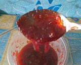 Foto langkah ke 2 dari resep Korean Strawberry Milk.
