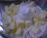 A picture of step 2 of Tomato Cream Quiche with Eggplants and Tomatoes.