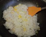 รูปขั้นตอนการทำที่ 4 ของ ข้าวผัดปลาสลิด