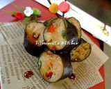 A picture of step 8 of Sweet and Spicy Tsukune Kombu Maki Rolls.