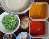 A picture of step 1 of Matar Murg Tahiri.