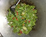 Foto langkah ke 3 dari resep Oseng Terong Kacang Panjang.