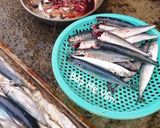 Hình bước làm 1 của món Cá nục chuối chiên xốt cà chua