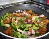 A picture of step 4 of Spicy Curried Chicken Tagine.