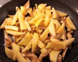 A picture of step 3 of Zero-Mile Artichoke Hearts with Fried Potatoes Sicily 👩‍🍳.