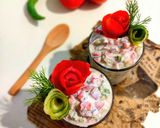عکس مرحله 1 از دستور سالاد خیارو گوجه با سبزیsolmaz