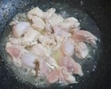 Foto langkah ke 2 dari resep Tumis Ayam Lada Hitam.